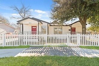 Building Photo - 802 E 33rd St