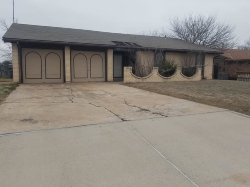 7207 NW Sprucewood Dr, Lawton, OK 73505 House Rental in Lawton, OK