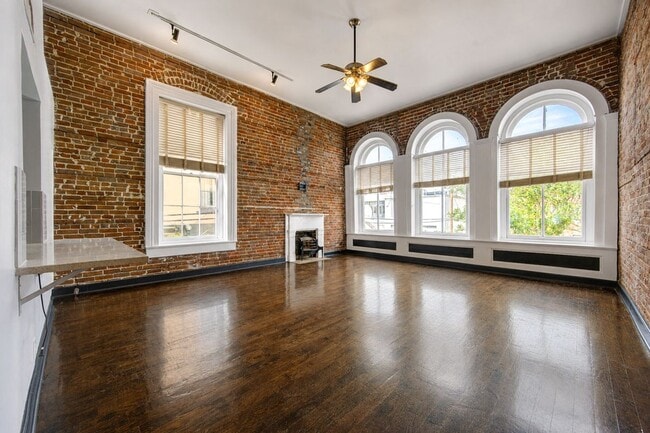 Building Photo - 213 23rd Street Rear