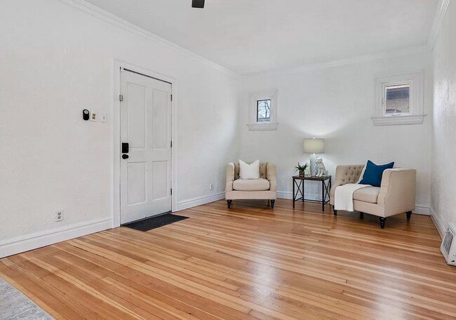 Building Photo - 672 S Sherman St