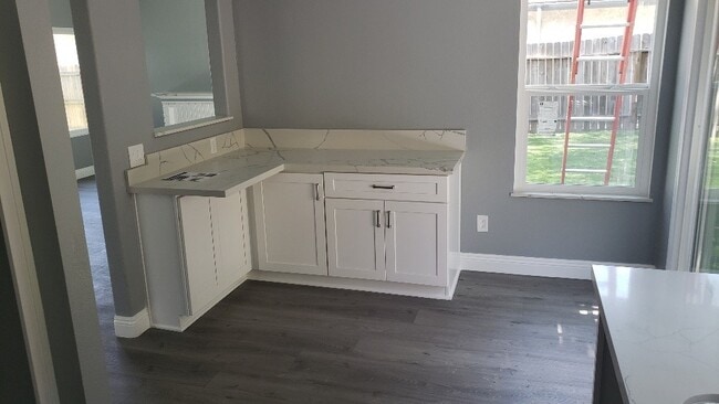 Building Photo - 2517 Stagecoach Trail