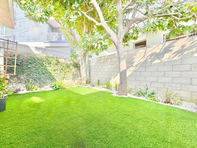 Foto del edificio - 4244 Inglewood Blvd
