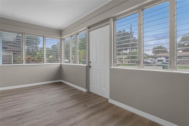 Foto del edificio - 651 22nd St NW