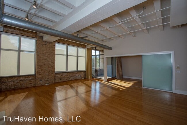 Building Photo - 1800 Ridge Ave