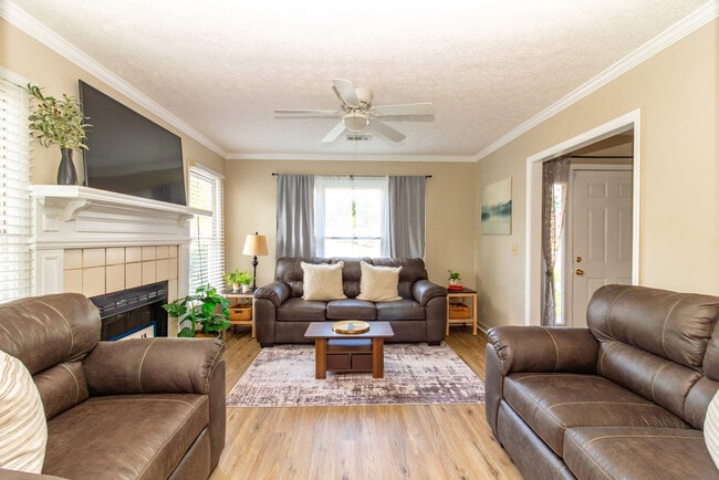 Building Photo - 1930 16th Ave