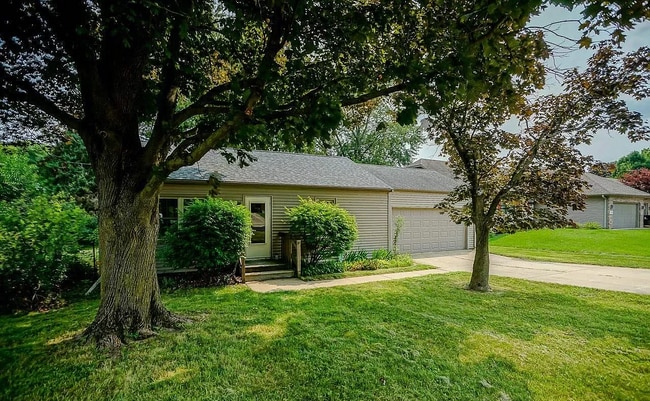 Building Photo - 1318 W Clarewood Ave