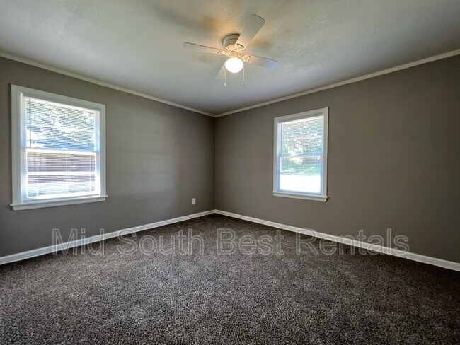 Building Photo - 3118 Aden St
