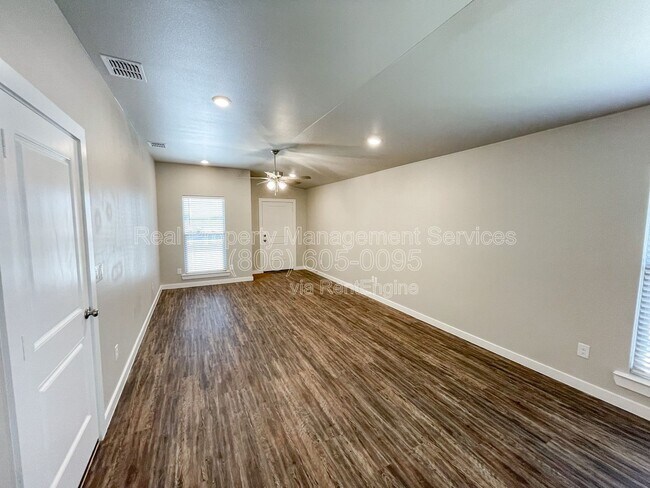 Foto del edificio - 2147 Kokomo Ave