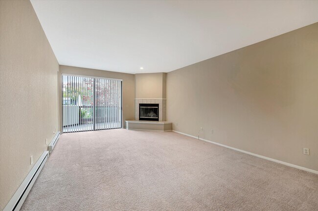 Building Photo - 121 Shorebird Cir