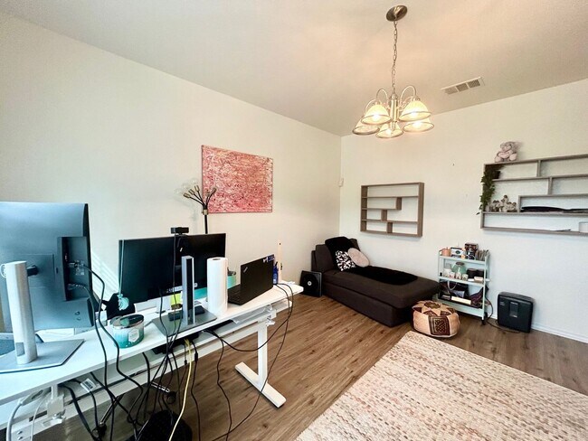 Building Photo - 5 BED/3 BATH GORGEOUS HOUSE FOR LEASE! AVA...