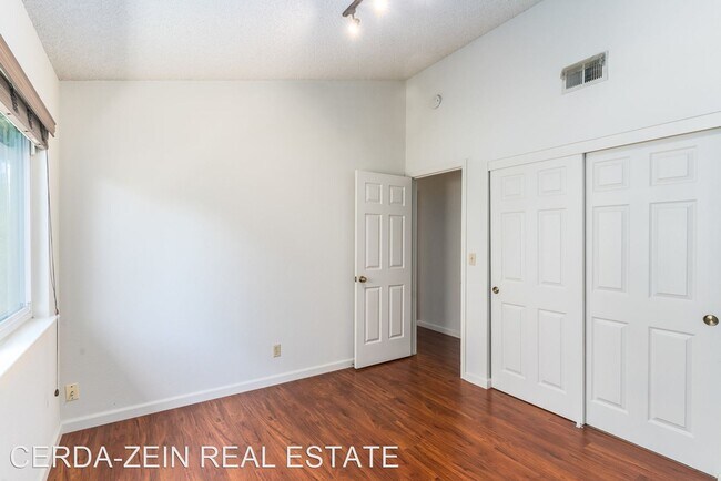 Building Photo - 3 br, 2 bath House - 30 Ulster Place