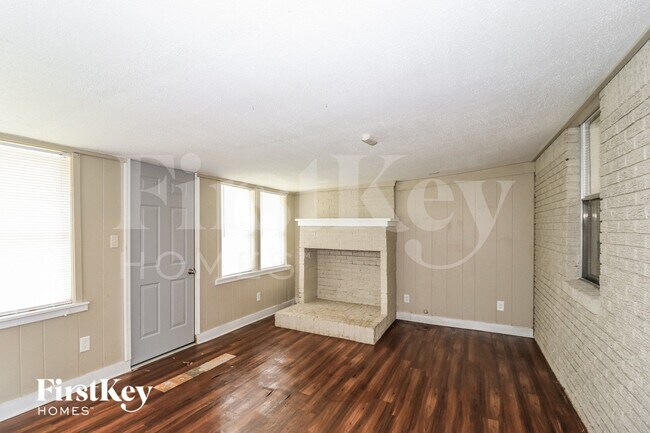 Foto del edificio - 5124 Blueridge Dr