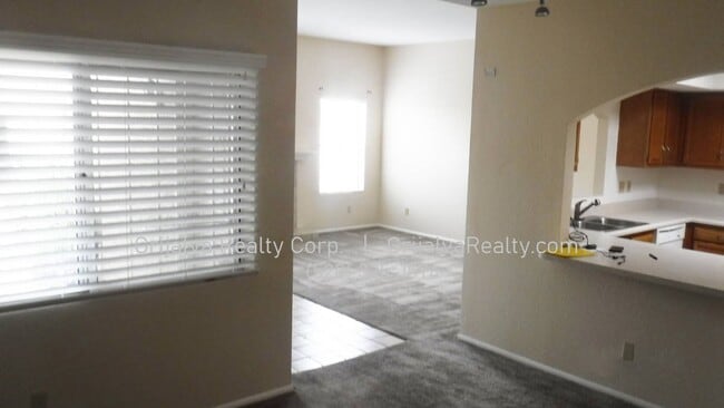 Foto del edificio - Cute 2 Bedroom, 2 Bath Townhome  (Speedway...