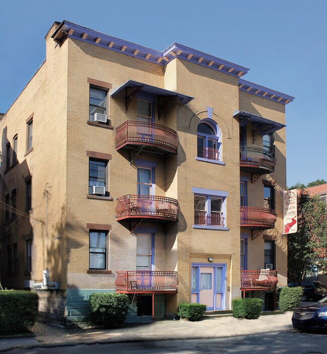 Building Photo - 200 Franklin Ave