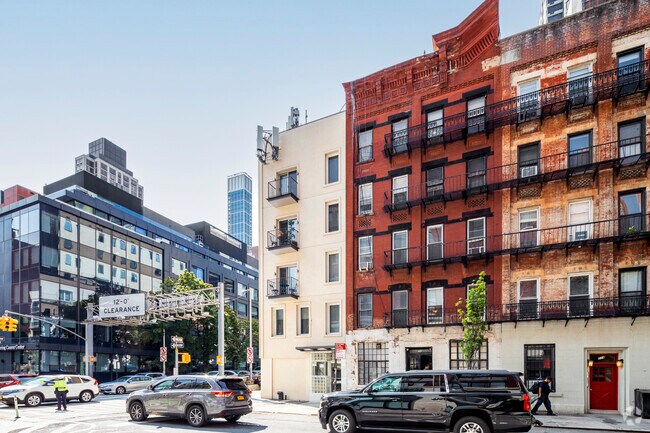 Foto del edificio - 318 E 62nd St