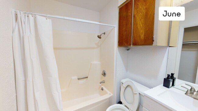 ROOM ONLY in 3-bed/2.0-bath Home photo'