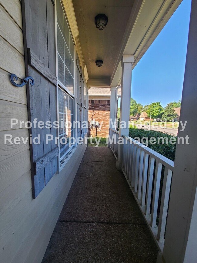 Building Photo - 9105 Chimneyrock Blvd.