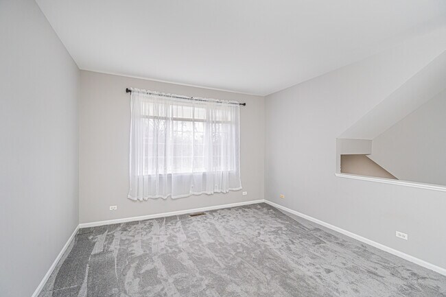 Building Photo - 1096 Savoy Ct