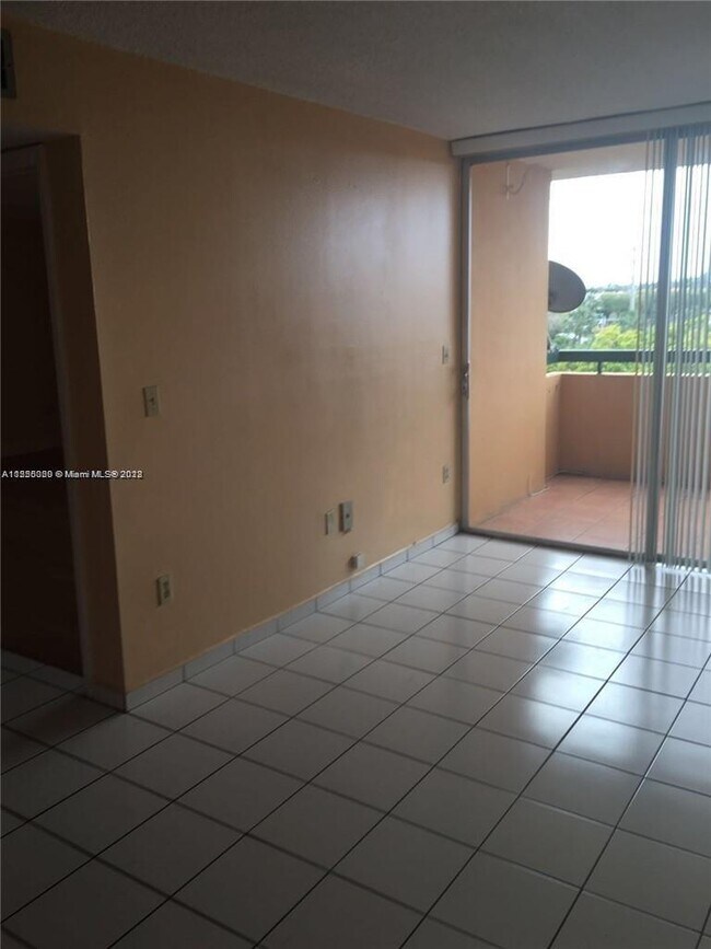 Foto del edificio - 802 NW 87th Ave