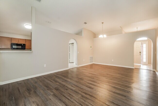 Foto del edificio - 5051 Preserve Blvd
