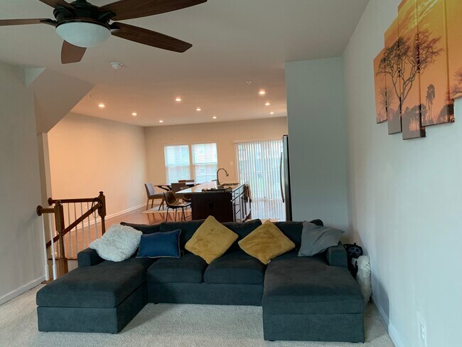 Building Photo - 8304 Encore Dr