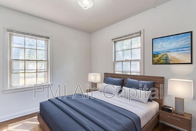 Building Photo - 1102 S Minneapolis St