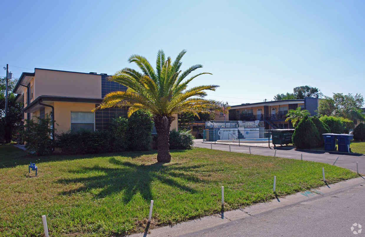 Building Photo - 315 S Nimbus Ave