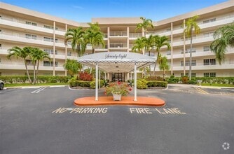 Building Photo - 3960 Oaks Clubhouse Dr