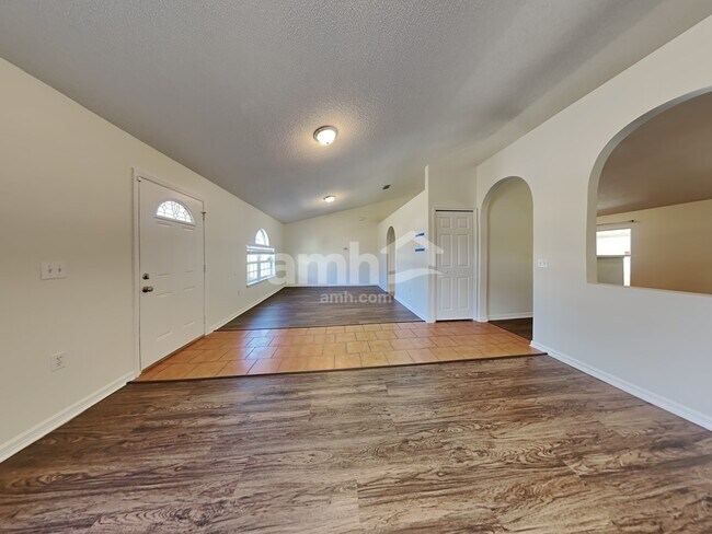 Foto del edificio - 8722 Lancashire Drive