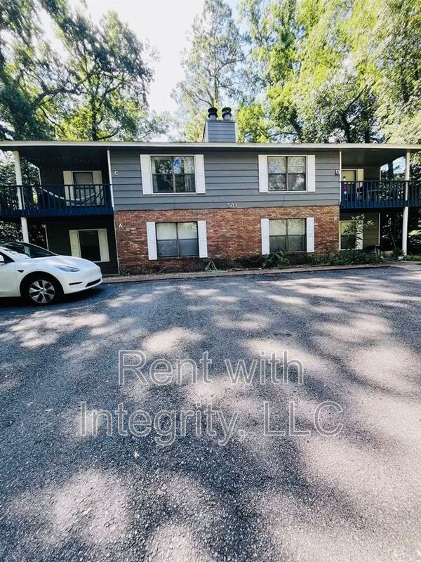 Building Photo - 581 Holyoke Ct