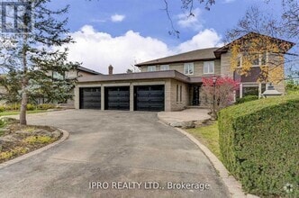 Building Photo - 150 Firglen Ridge