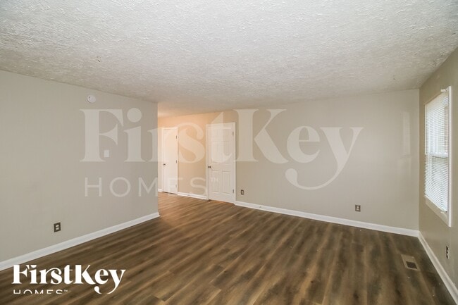 Building Photo - 6683 Wolf River Dr