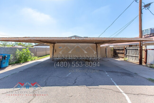 Building Photo - 2028 N 26th Pl