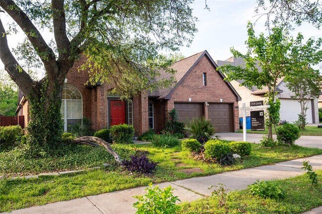 Foto del edificio - 2449 Rick Whinery Dr