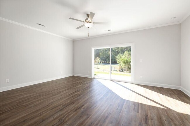 Building Photo - 6932 Eddy Point Ln