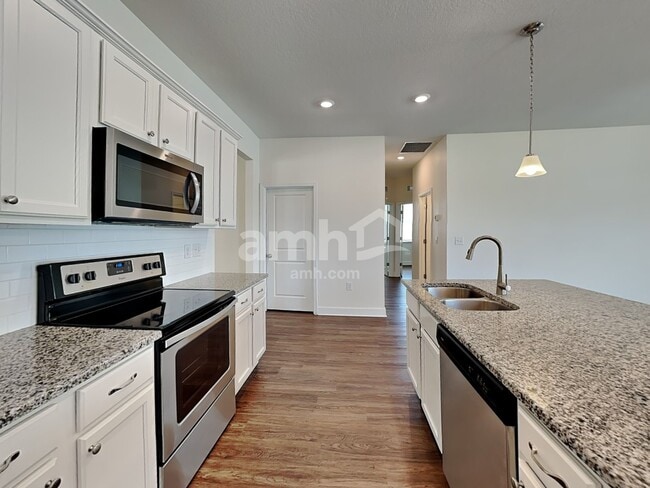 Building Photo - 327 Pine Terrace Dr