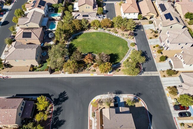 Foto del edificio - 10360 Sipple St