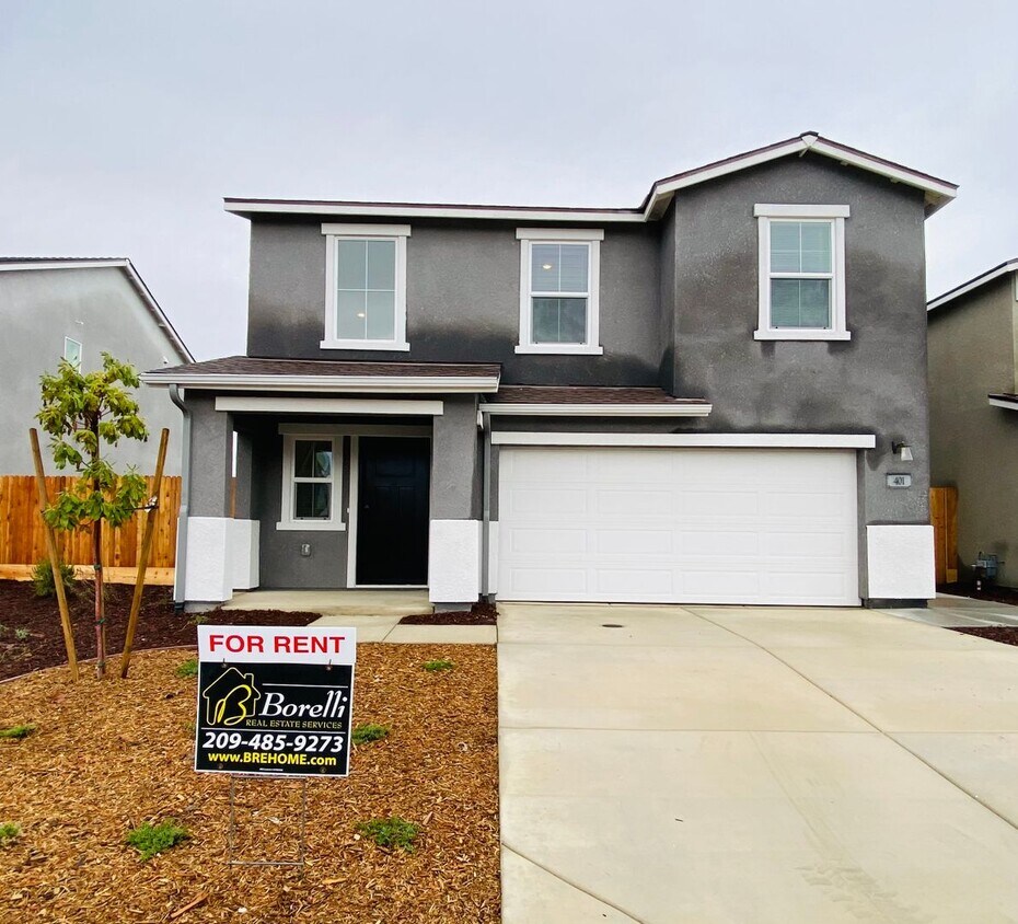 BRAND NEW!!! 3 Bedroom + Den, 2.5 Bath Home House Rental in Los Banos, CA