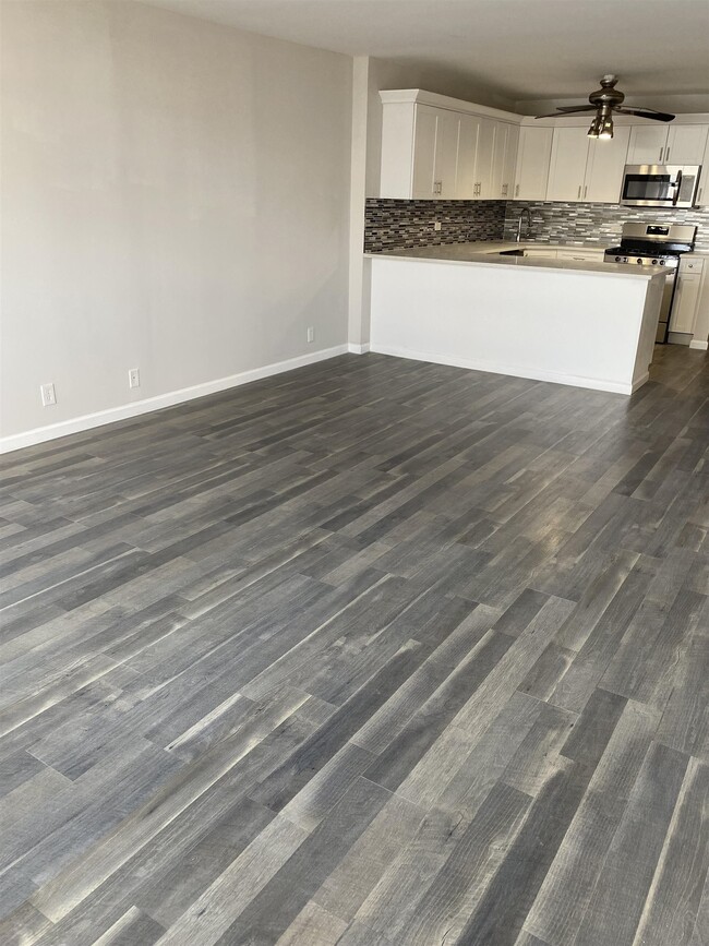 Building Photo - 7000 Boulevard E
