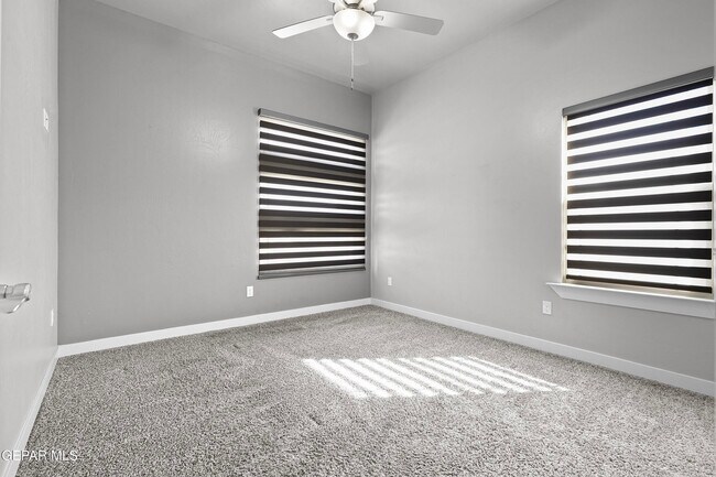 Foto del edificio - 2801 Tierra Garden Dr