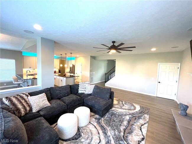 Building Photo - 37352 White Feather Ave
