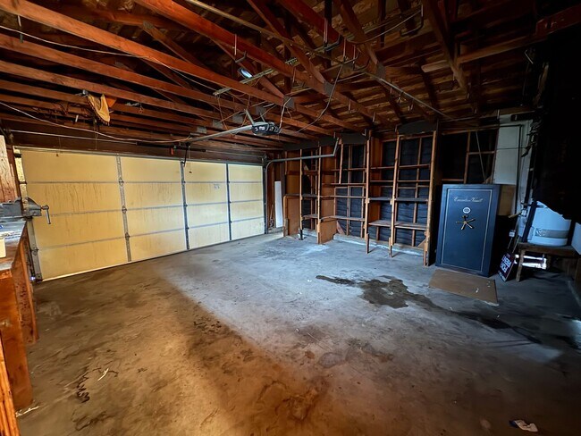 Foto del edificio - SW Visalia Home Available Now!