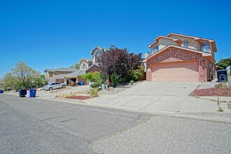 Building Photo - 13141 Neon Ave NE