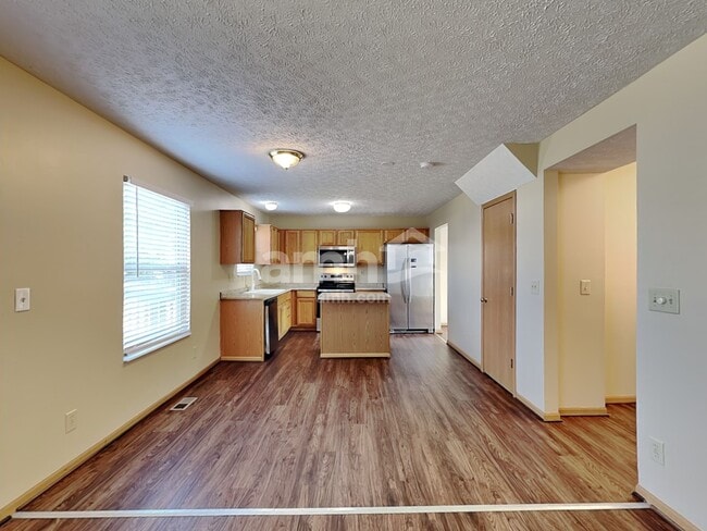 Building Photo - 1560 Mallard Cir E