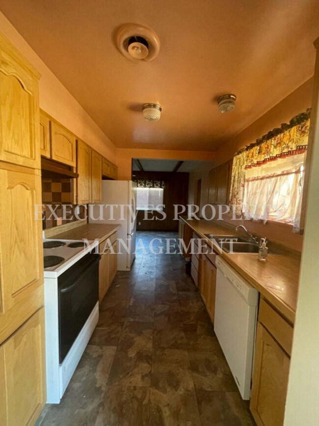 Foto del edificio - 795 Juniper Ave