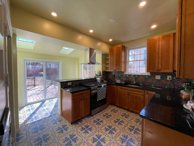 Foto del edificio - Charming 4BR, 2.5BA Bungalow in the Heart of Mount Rainier!