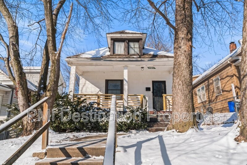 Primary Photo - 260 S Ferree St
