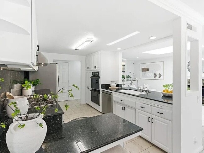Photo - 1460 Murchison Dr (Millbrae, CA) House