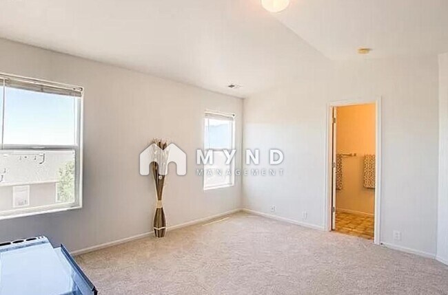 Foto del edificio - 2733 Tumblewood Grv