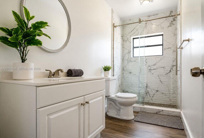 Foto del edificio - 1815 NE 154th St